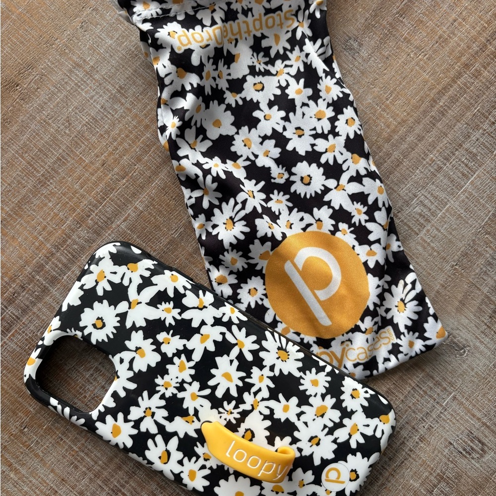 Daisies Loopy Case Black and White Floral Phone Accessory